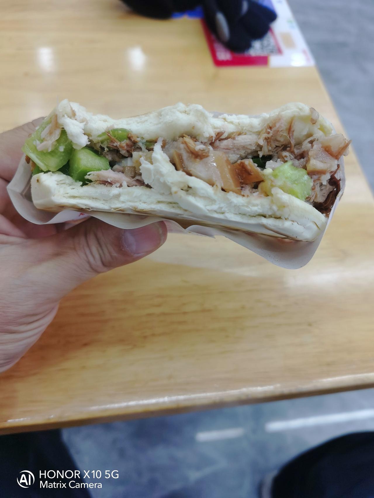 普通打工一族就是这样捱过来的，还有几个月就进入57岁大军的队伍，马上就可以享受退
