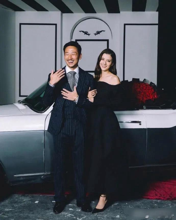 吴千语每一步流程都走了，很正式！求婚、订婚、登记、证婚、结婚仪式，而淘宝模特老公