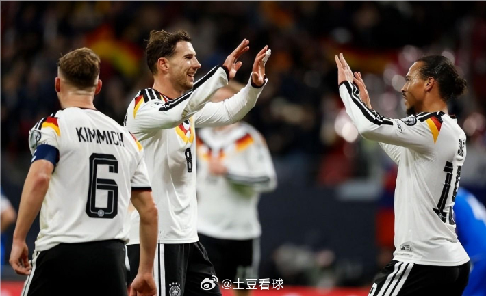 2026年世界杯小组赛最后一轮的赛程中，德国队即将与厄瓜多尔队展开对决。德国队在