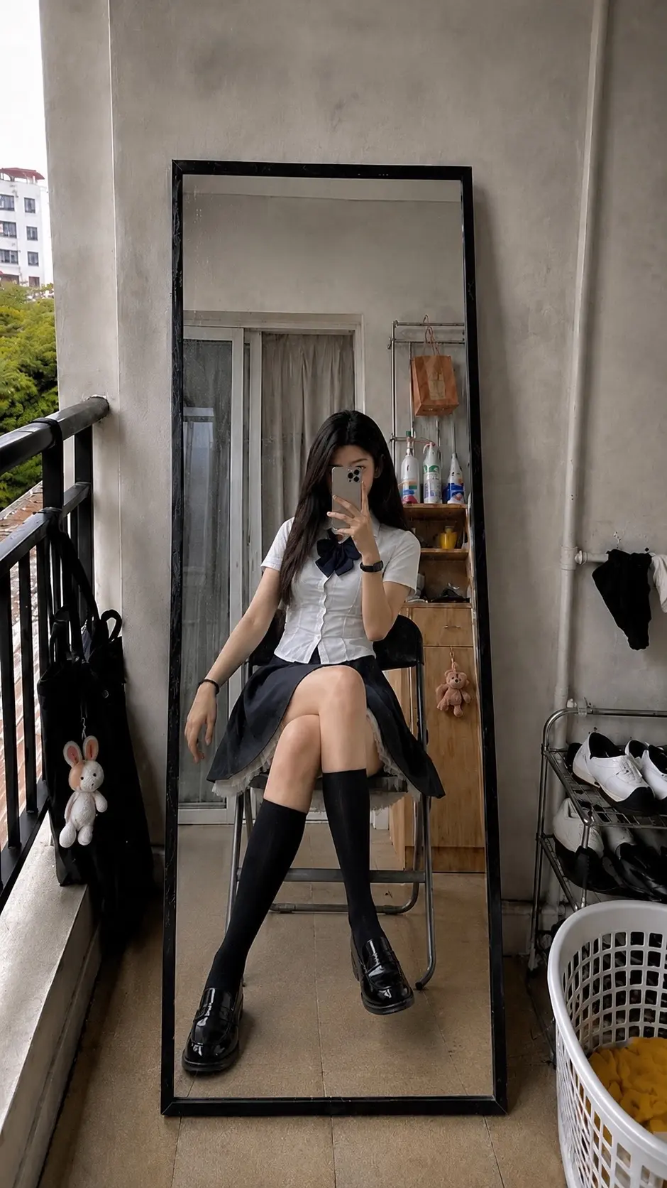 在阳台拍出了“高中校花”的既视感？这比例。谁懂这套JK的含金量啊！  ...
