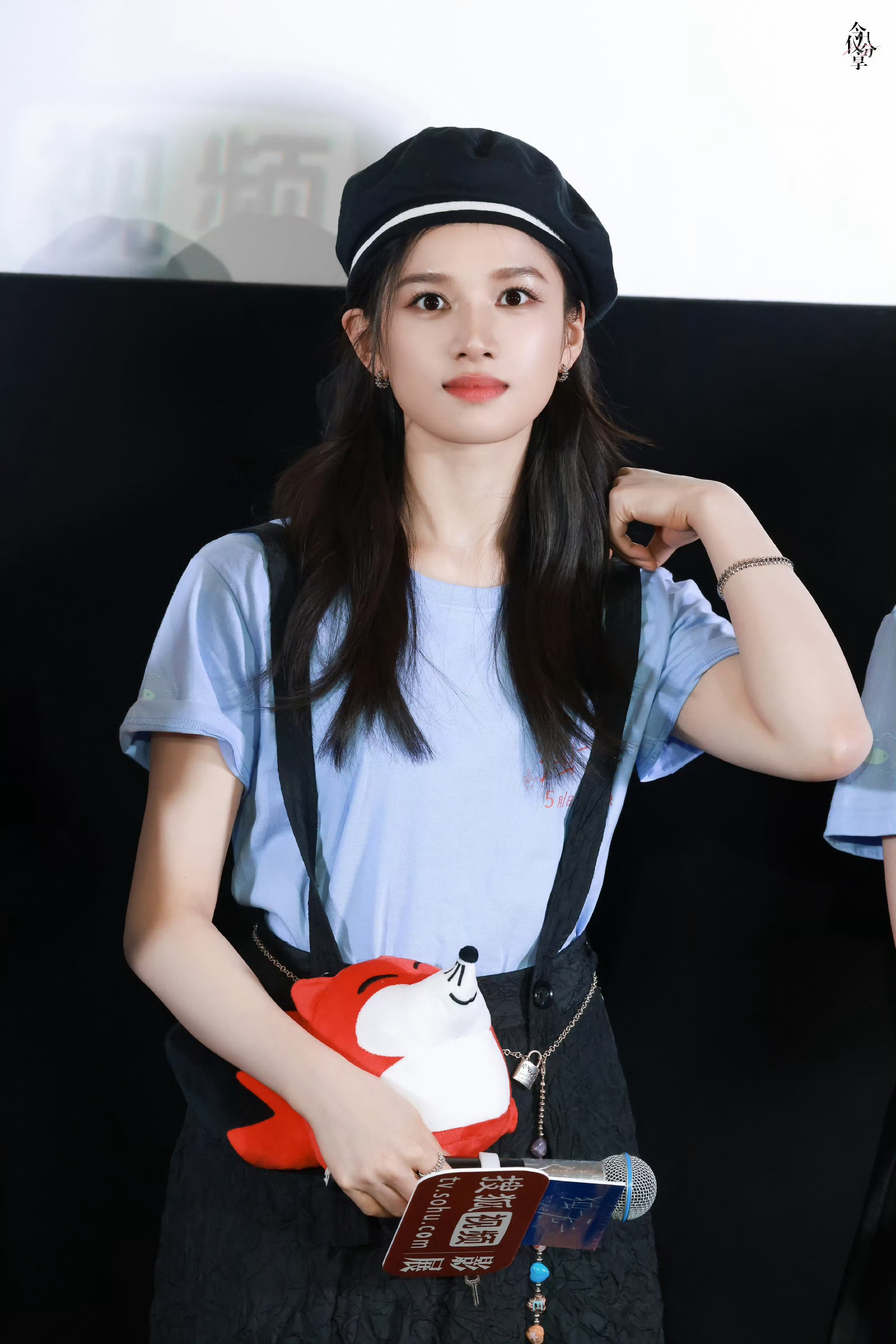 今天是贝雷帽张婧仪 ​​​