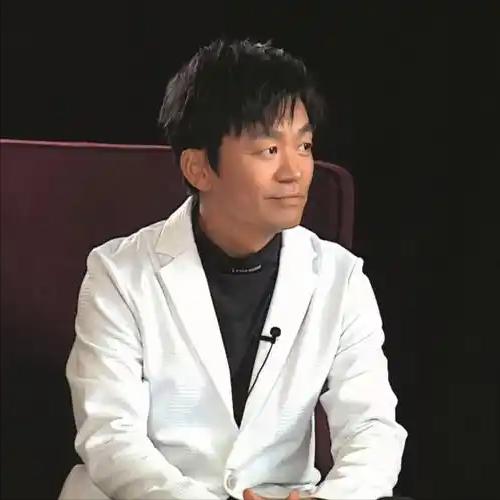 王宝强，这一夜太尴尬了！第38届电影百花奖闭幕，易烊千玺拿下最佳男主角，可没想到