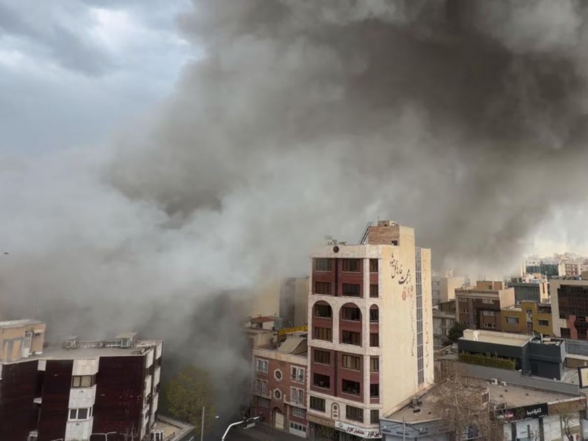 + 削弱其地区扩张 + 维护自身安全与地区主导地位。美国想要巩固自己在世界的霸主