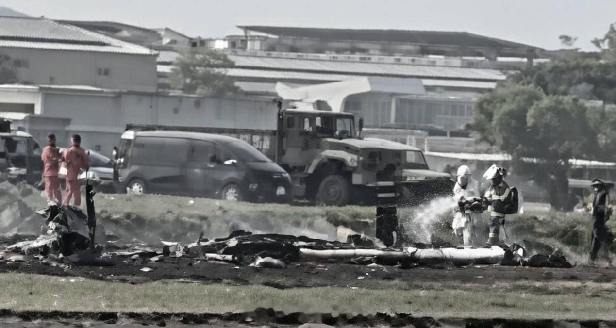 台湾省证实，一架T-34教练机于6月2日在冈山区基地执行训练任务时坠毁，机上两名