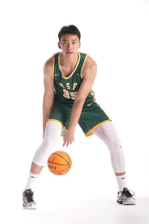 随着王俊杰的NCAA赛季结束，他的去向一直成为球迷关注的焦点！现年21岁的王俊杰