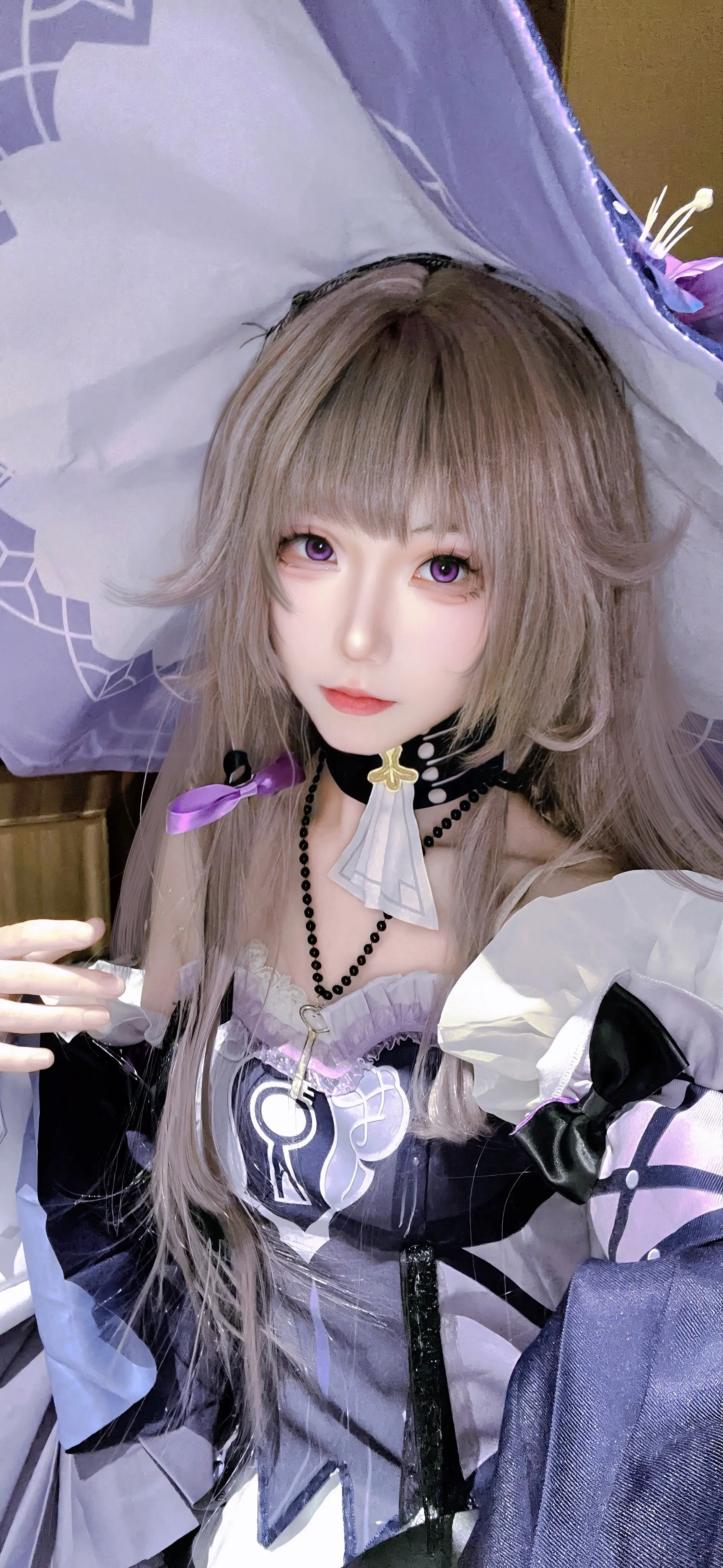 撑不起来衣服🥹。走过安眠地的花丛