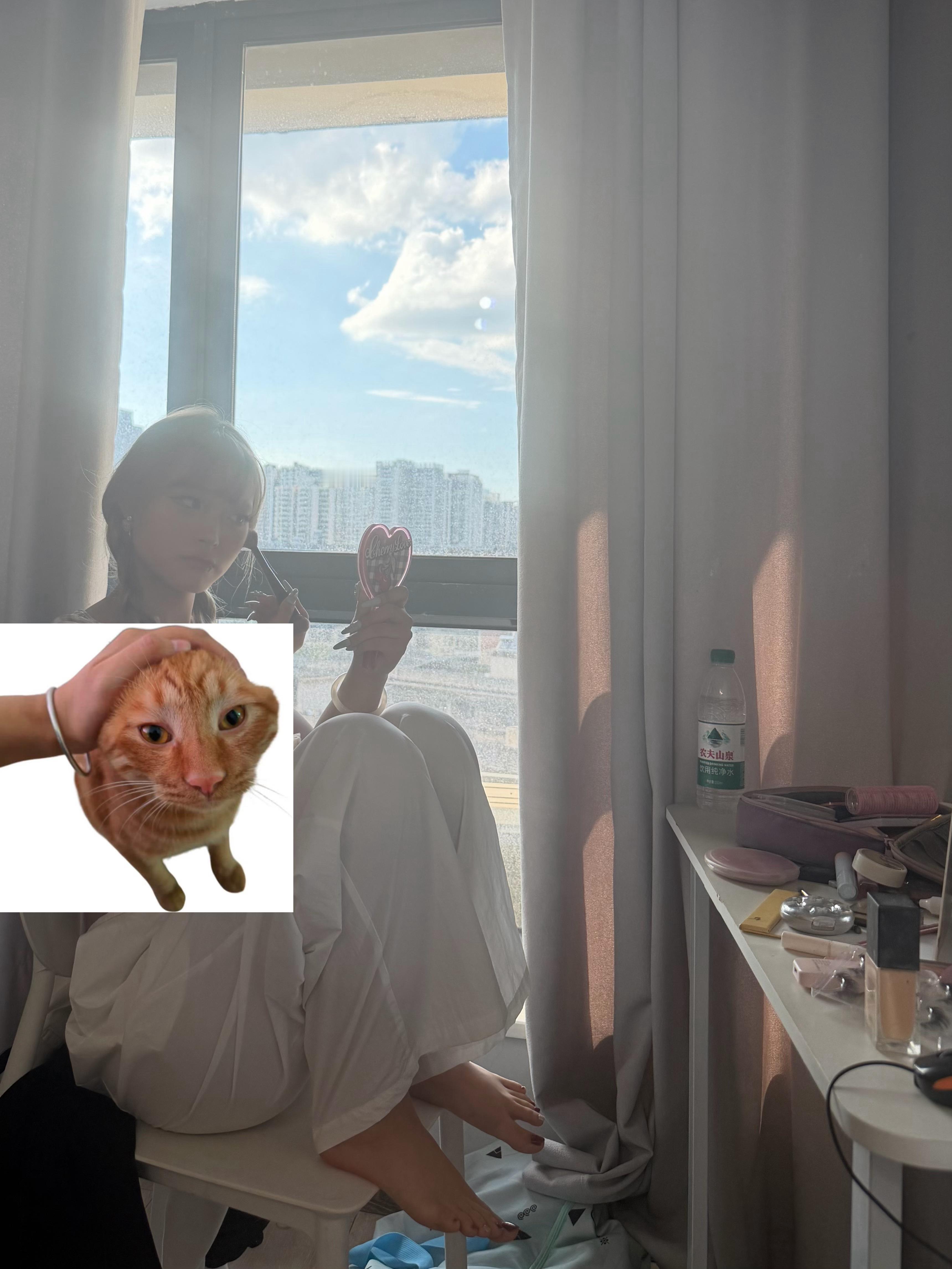 原图直出你真的美得有点过分了小羊…不过这也真的是我现实生活中第一次看到化妆需要三