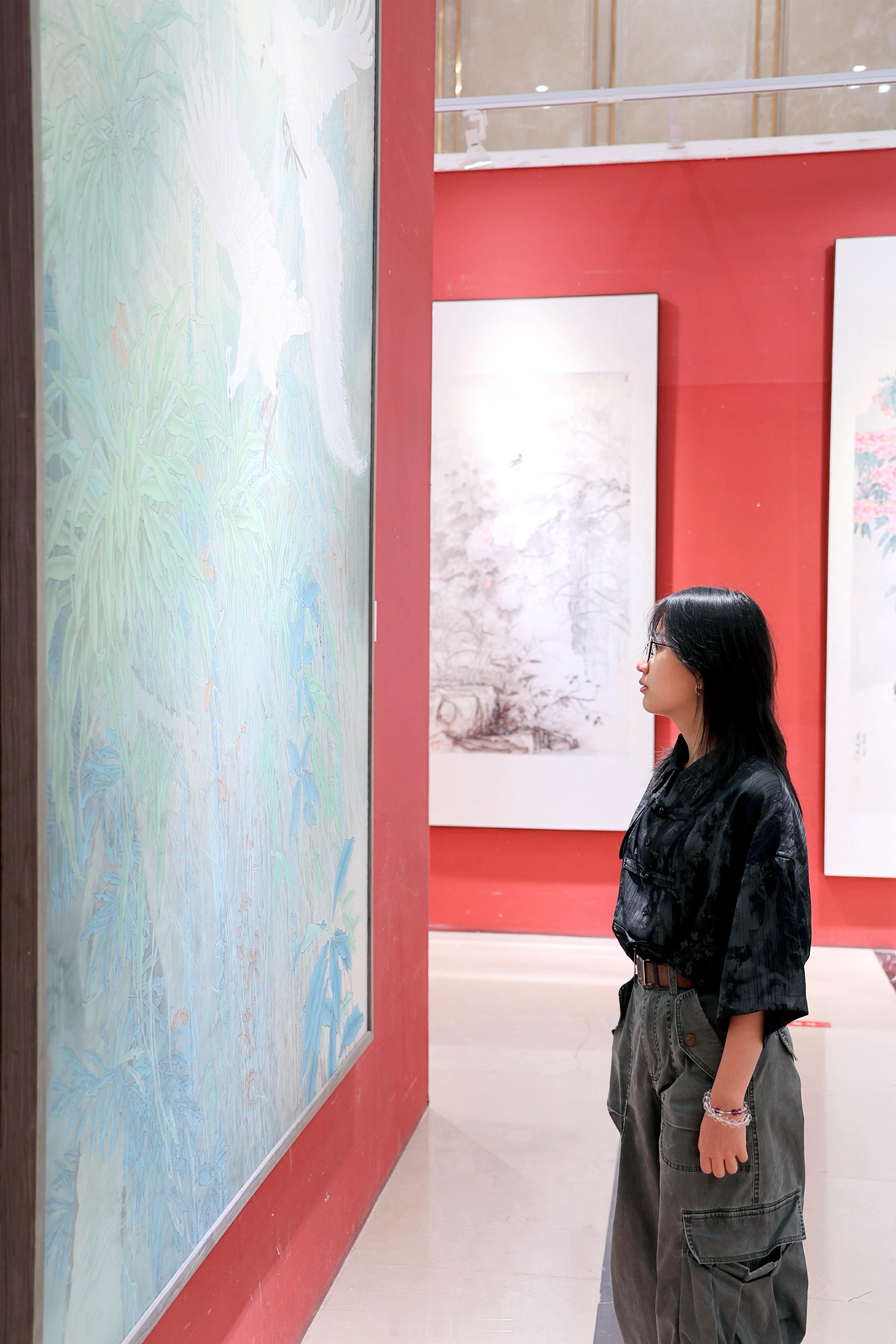 瑞禽祥花——安华平、刘刚、杨钢、董明花鸟画展在四川福宝美术馆隆重开幕。  ​​​
