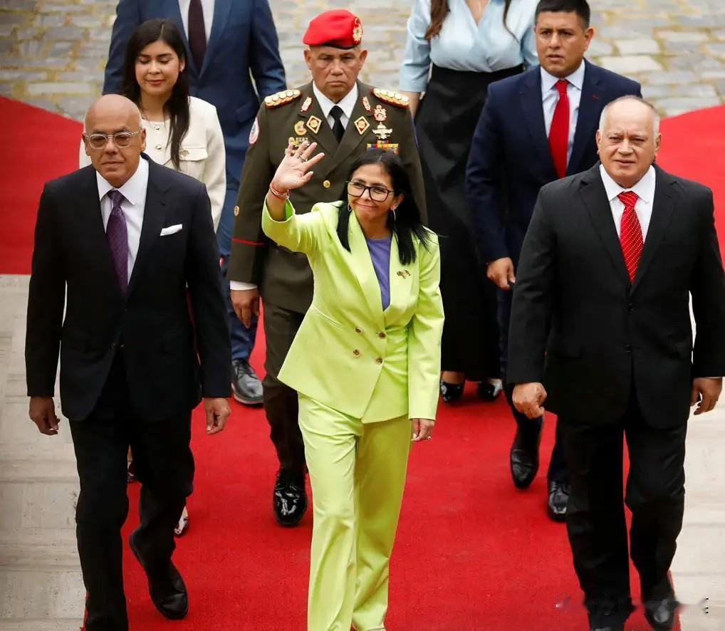 万万没想到啊！马杜罗竟然被自己的副总统出卖了。英国《卫报》在最新的报道中披露，早