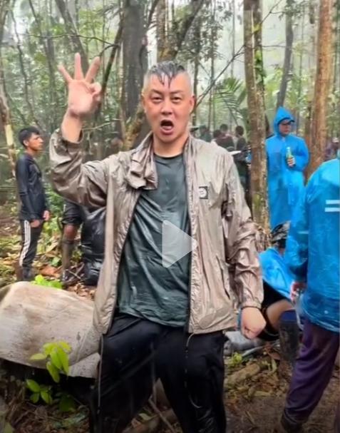 润人携妻带娃偷渡美国，“黄泥汤”下真有天堂？[鼾睡][灵光一闪][酷拽][可怜]