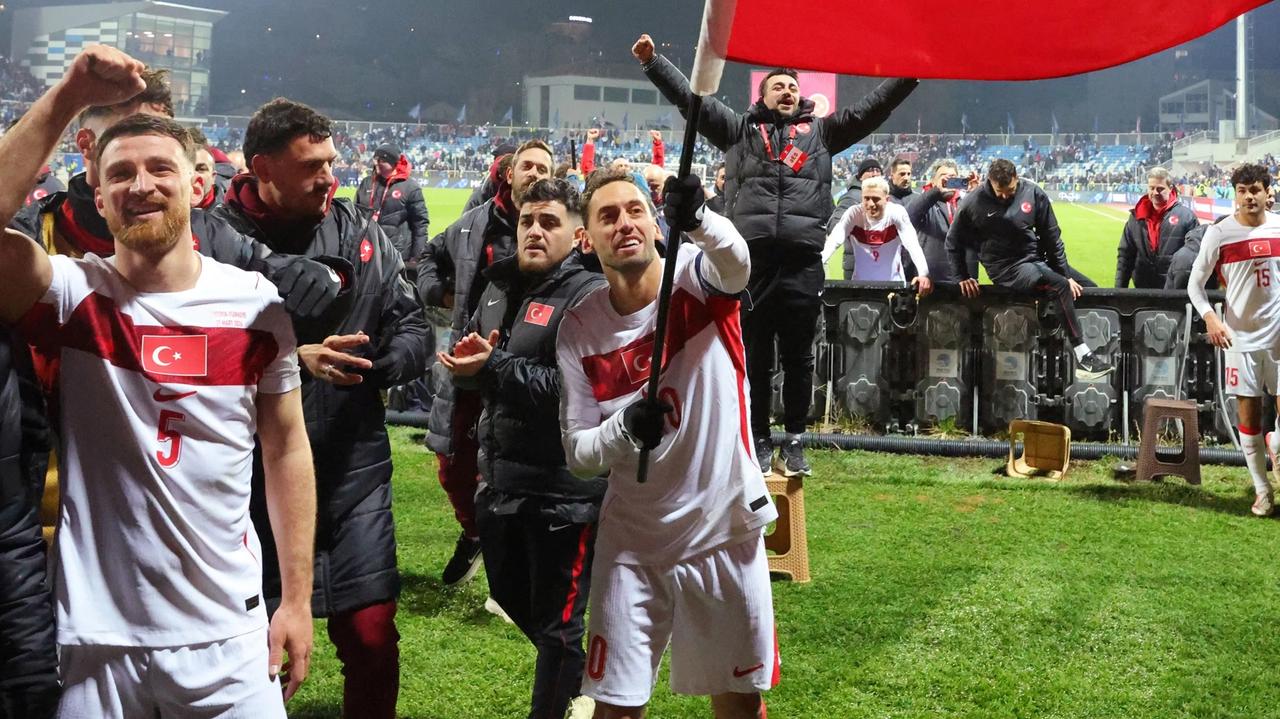 国际足球比赛日

北京时间4月1日凌晨，多位蓝黑军团球员参加了世界杯欧洲区附加赛