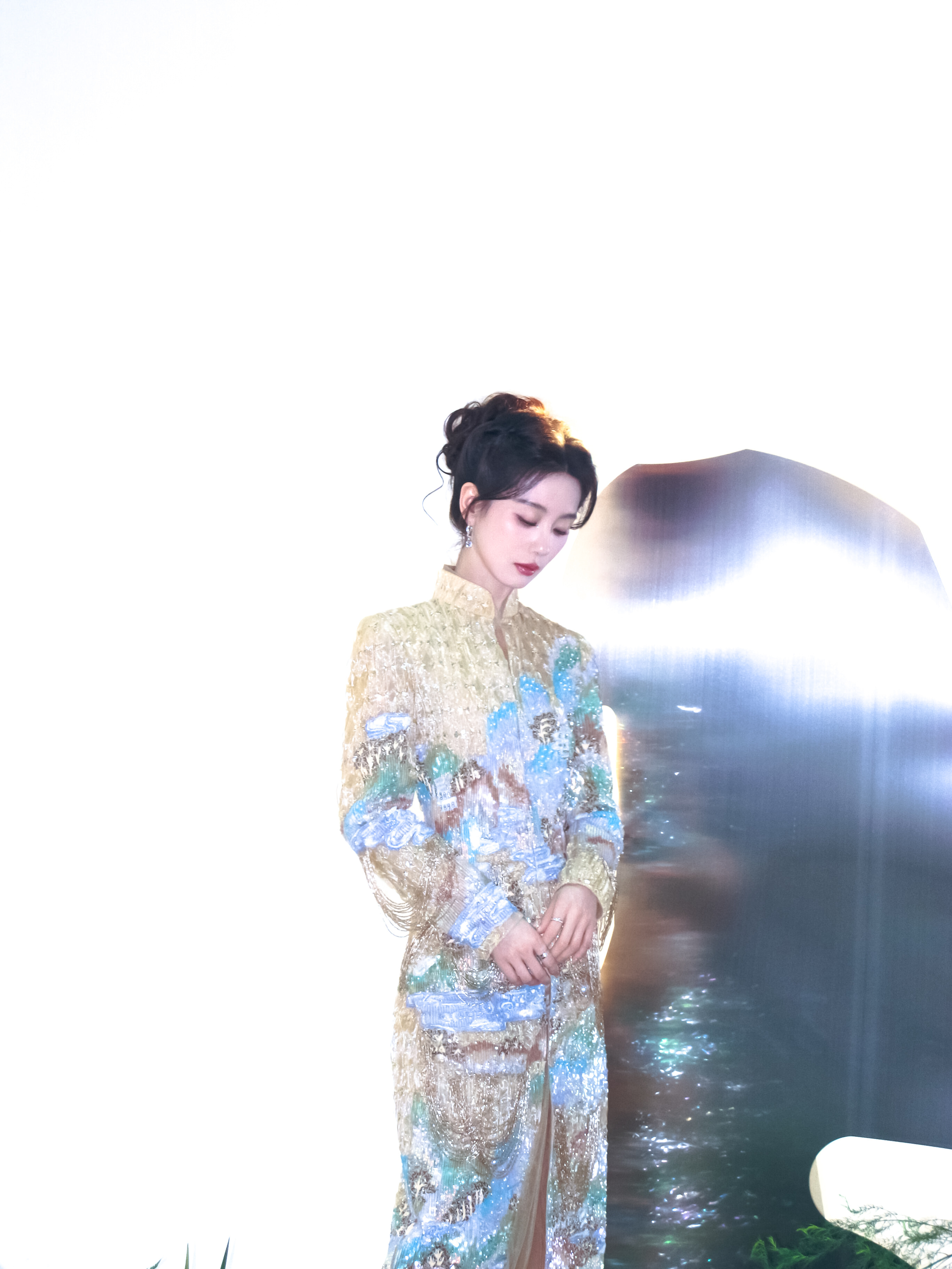 任何纸片人遇见刘诗诗都是幸运的因为她是最先为角色倾注所有情感的人，她可以把角色的