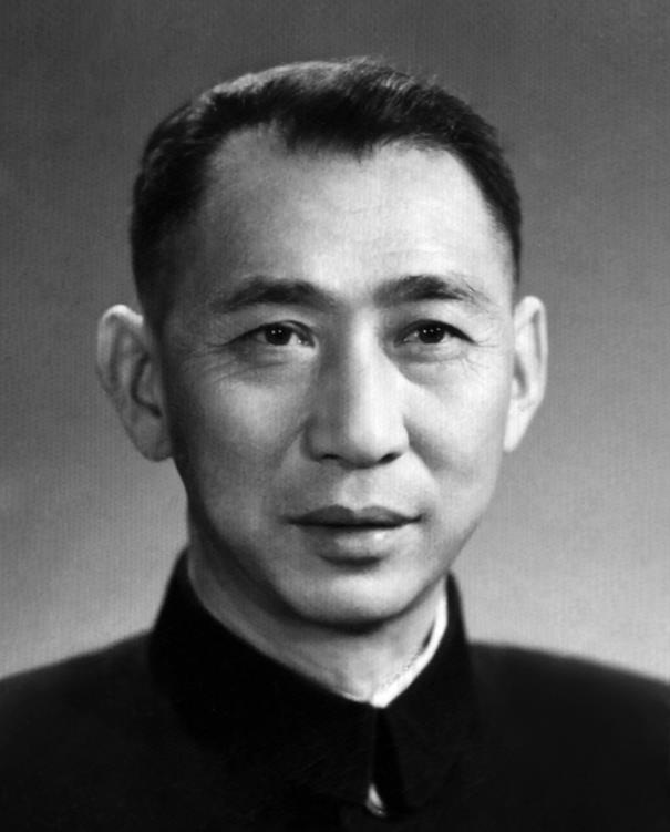 1964年4月29日，广州白云机场，一架巴基斯坦客机缓缓降落。谁能想到，这架飞机