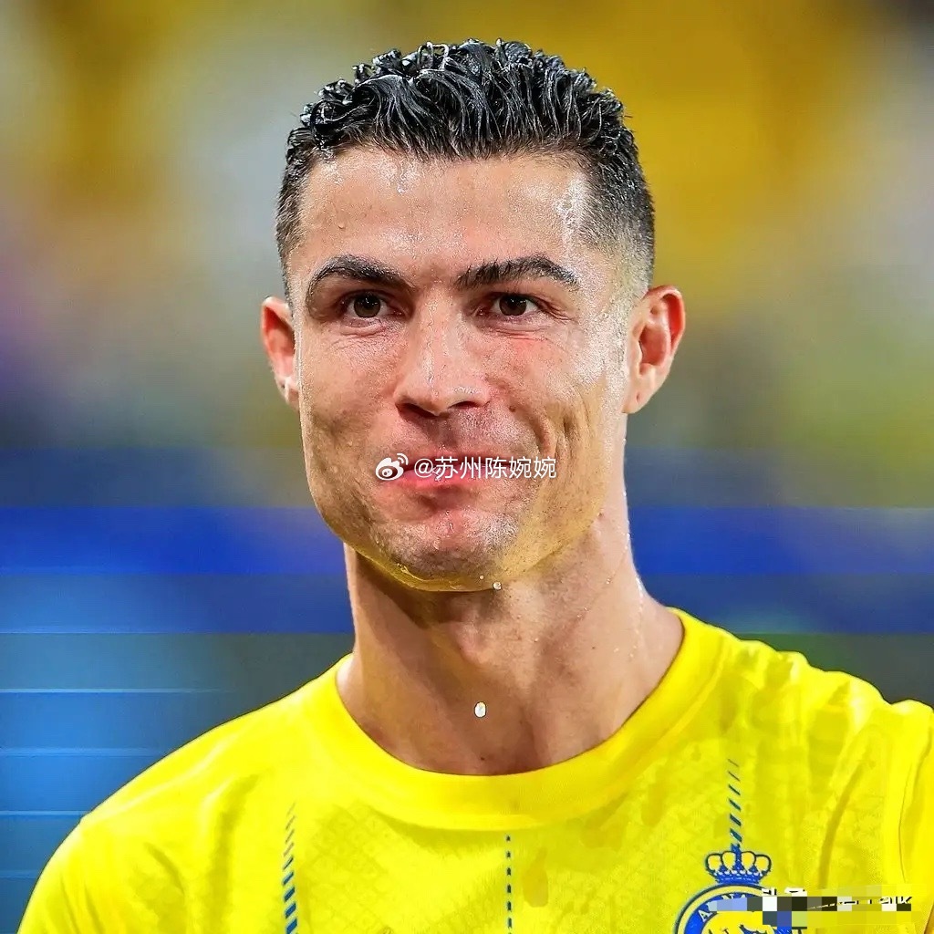 C 罗：家人劝我退役！外媒报道，近日 C 罗在面对媒体的时候表示，家人曾劝他退役