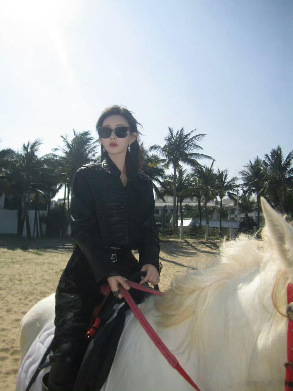 你好星期六全员团建马上见 好六户外团建终于来啦，全员欢乐出击，今晚不见不散 