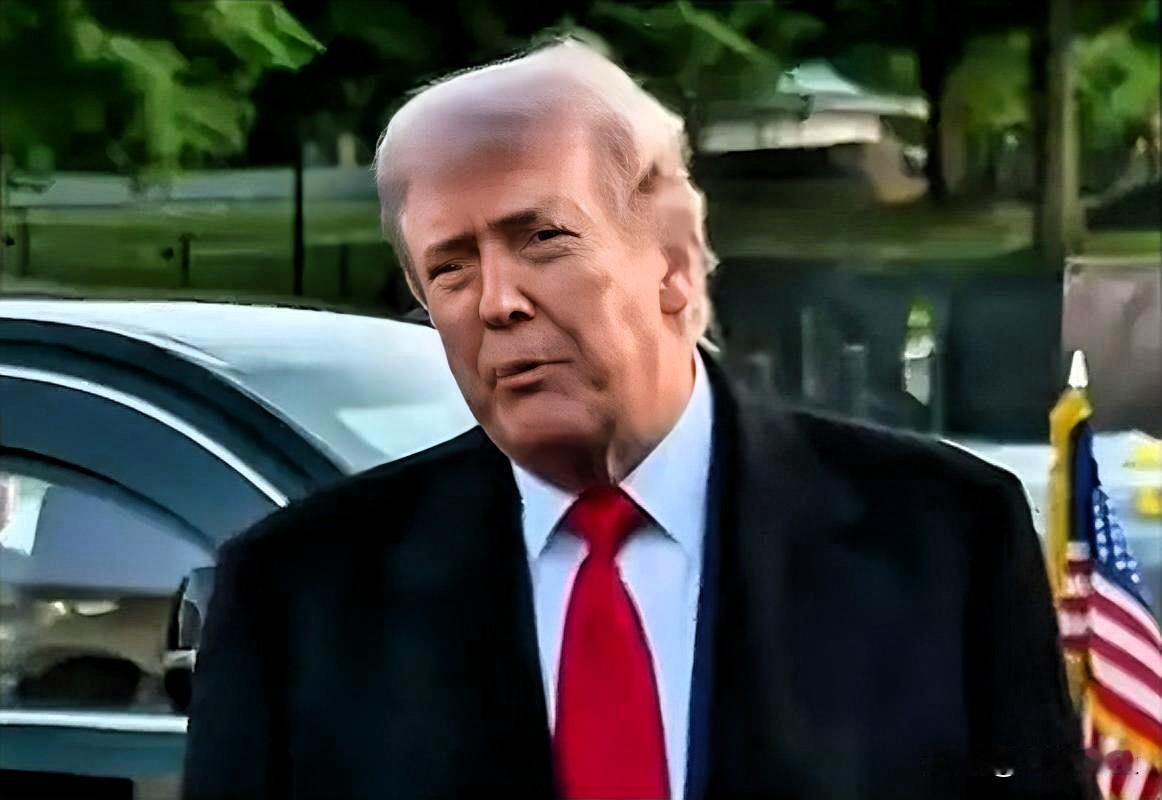 记者:“为什么‘自由计划’被暂停？”

特朗普:“政府官员说，这是战争的下一个阶