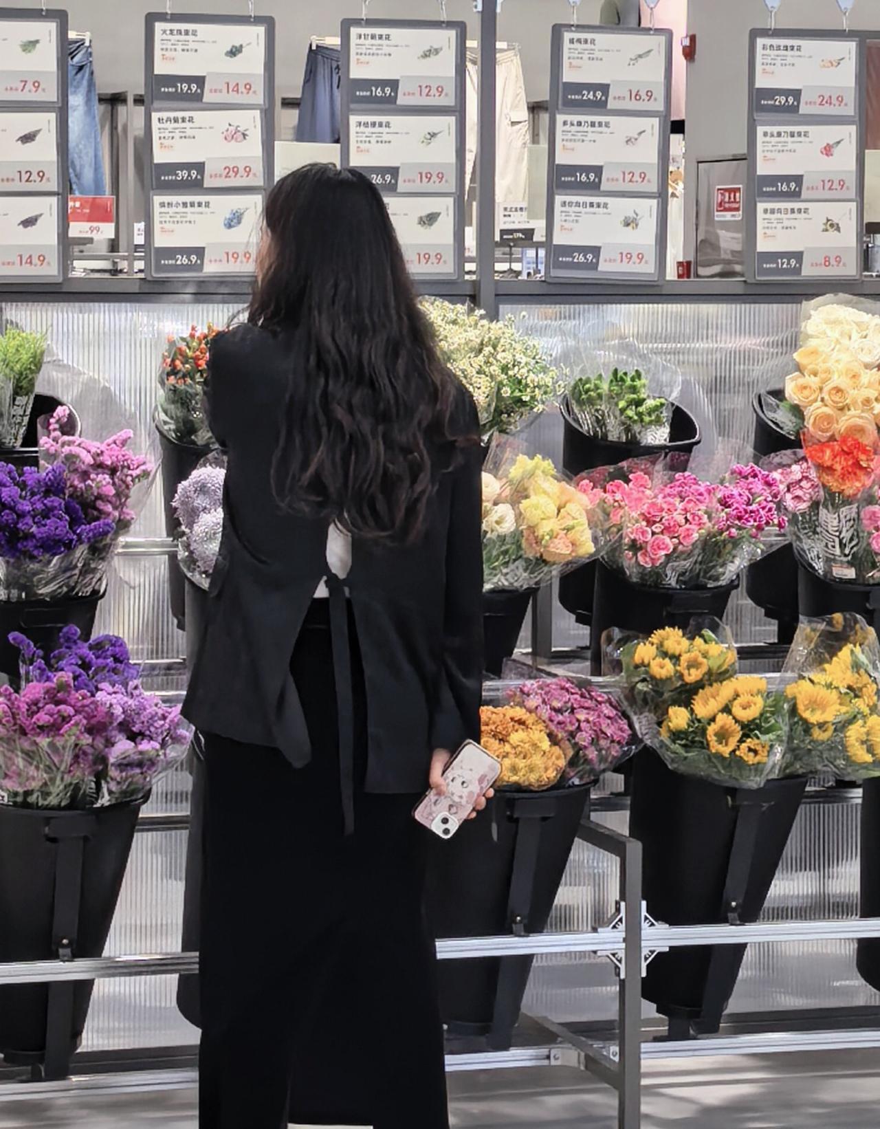 挑一束开的正好的花，把烟火气的浪漫，打包带回家。