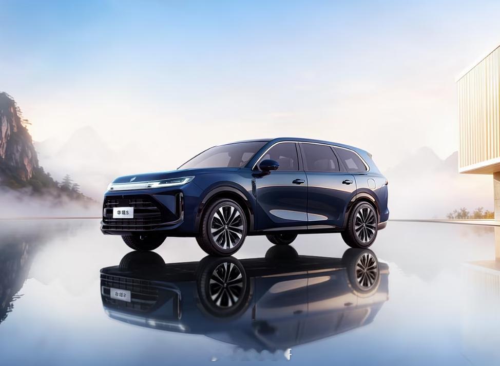 五菱与华为合作的首款旗舰车型——华境S体验车正式下线了新车定位是大六座的SUV，