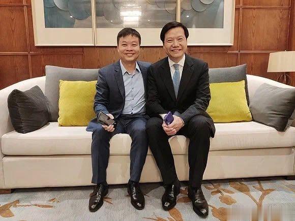 友商，到底是骂人的...还是真的有交情？小鹏和雷军都是湖北老乡、同样都是互联网老