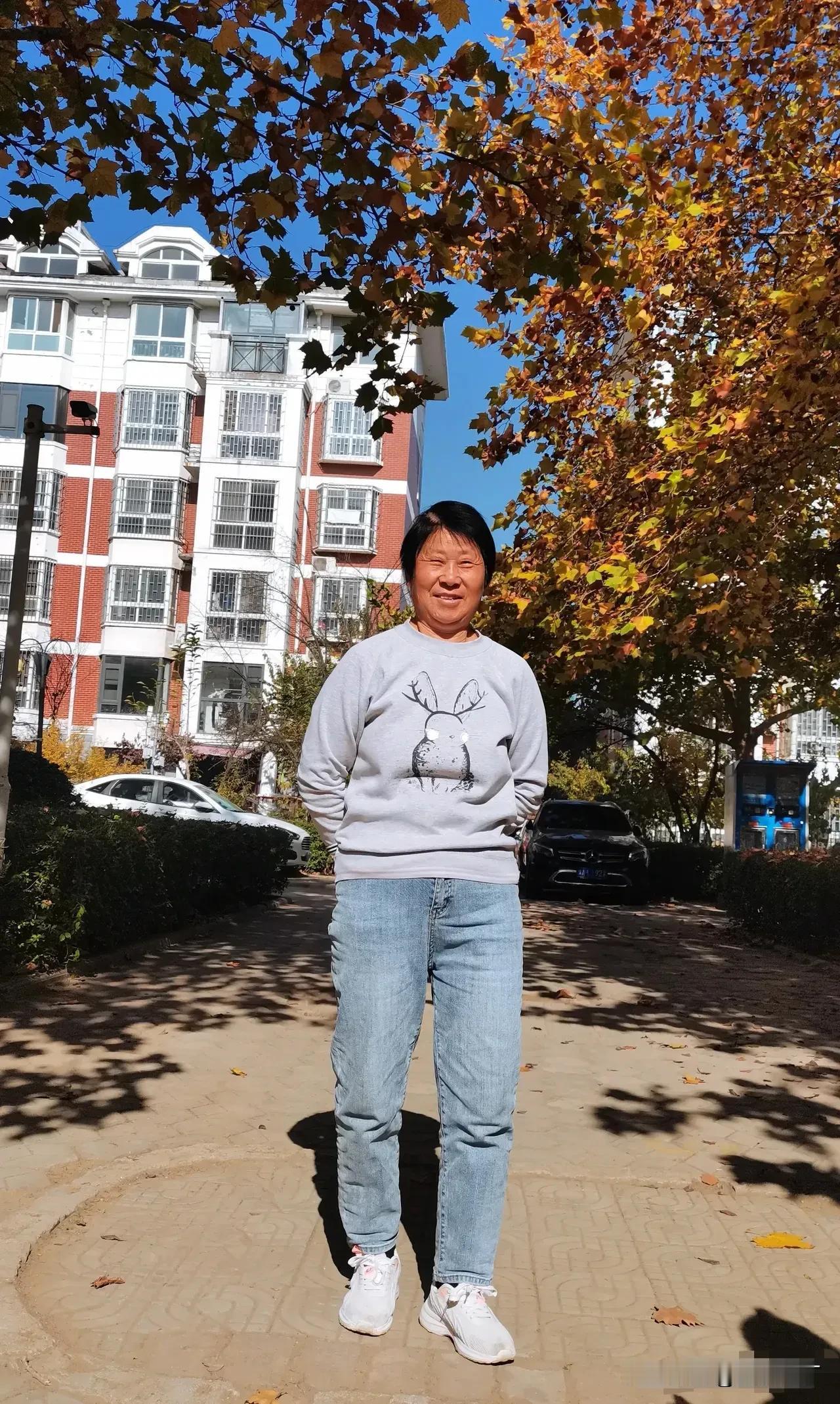 嗨，婆婆最终还是被母亲亲情胁迫了，接受了母亲的小鸡仔。再想一想，婆婆也可能是被我