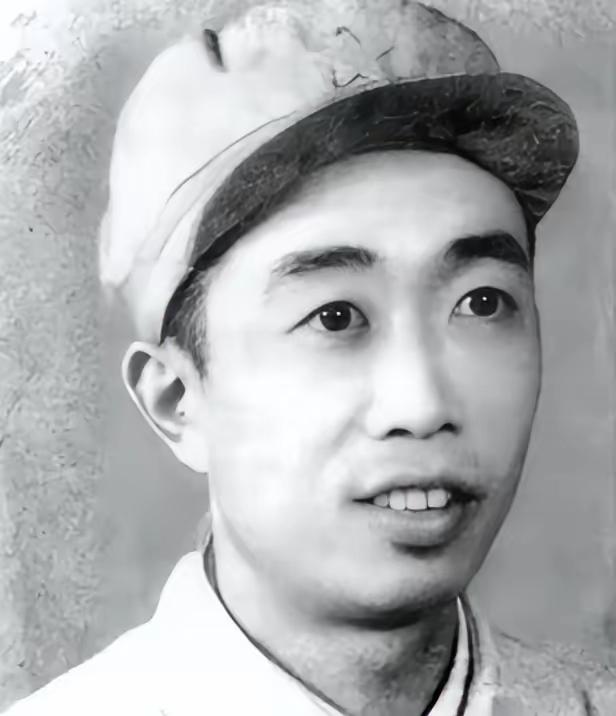 1944年，新四军干部周迪道被捕后迅速叛变，日军让他管情报，他却用日本人的钱养活