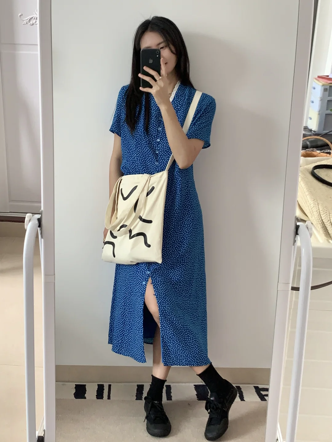 黑色帆布鞋搭碎花裙怎么不行呢？🌷