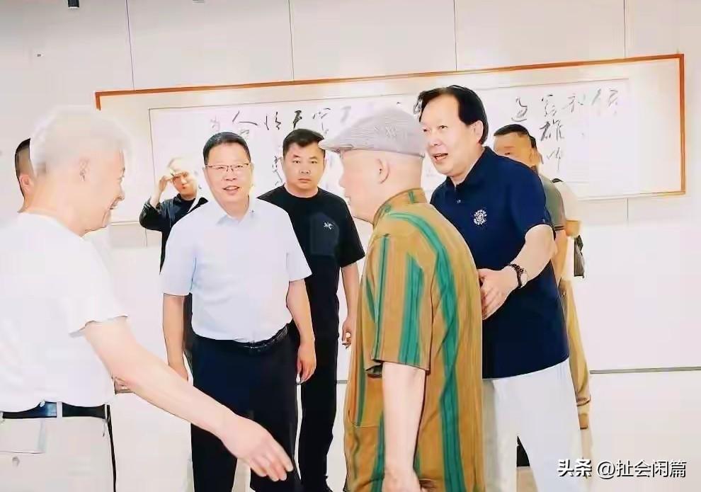 著名表演艺术家唐国强书法艺术馆，2026年7月28日在山东德州齐河正式落成揭幕，