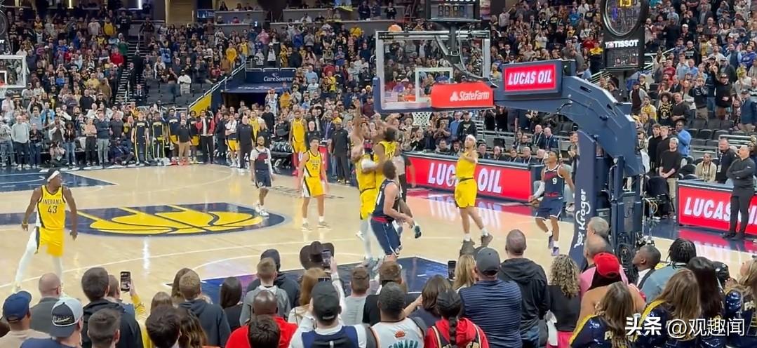 伦纳德赛后谈到绝杀时淡定说道：
“我就是尽全力把那球投出去。我每次出手都抱着球一