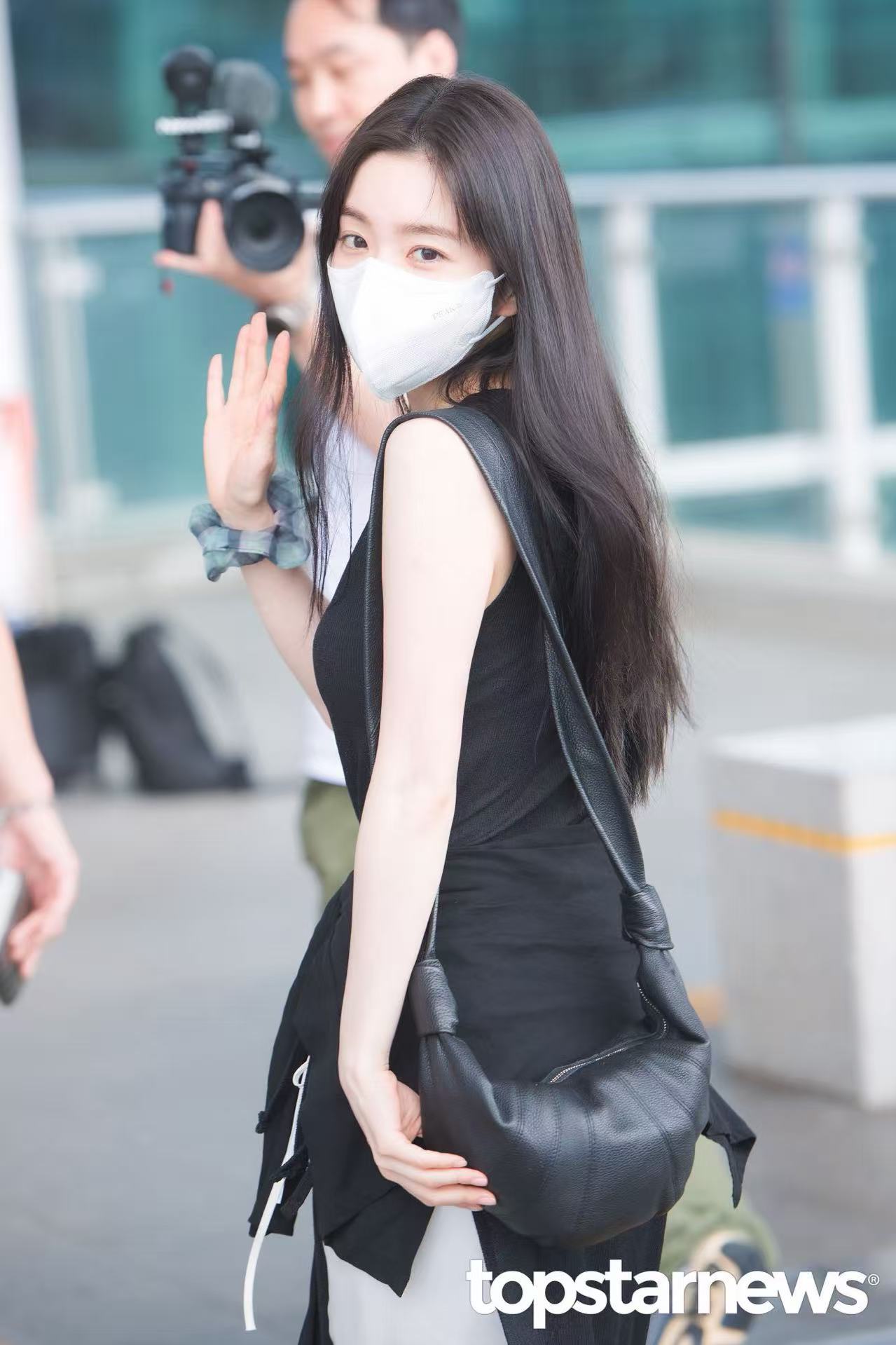 Irene💜裴珠泫 260703 仁川机场出发  irene相关 新闻图无袖姐