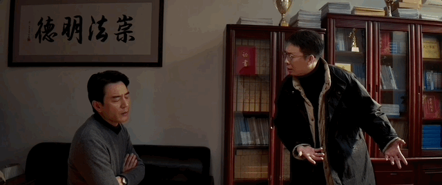 洪亮审一个破防一个以法之名 嘿，洪亮真的太厉害了！每次都能问到关键处，之前对李人