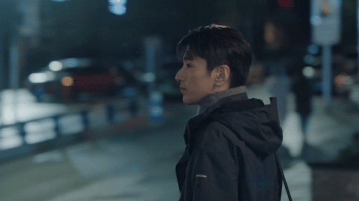 暧昧期的答案都在吃饭喝酒里 暧昧的高级感就是不说破！默默等对方跟上脚步，上班瞟工