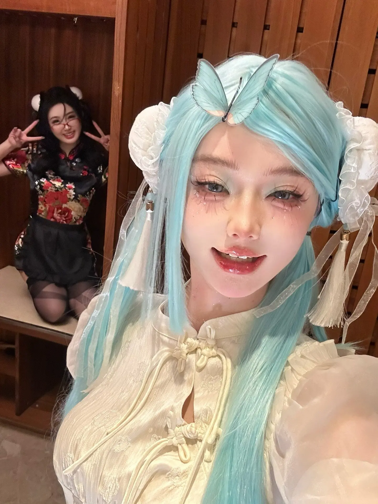 一种很新的合照方式。