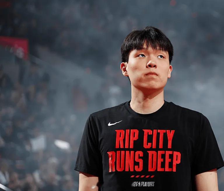 杨瀚森NBA季后赛首秀答卷, 首次征战季后赛出战4场，累计登场仅5分钟，投篮2中