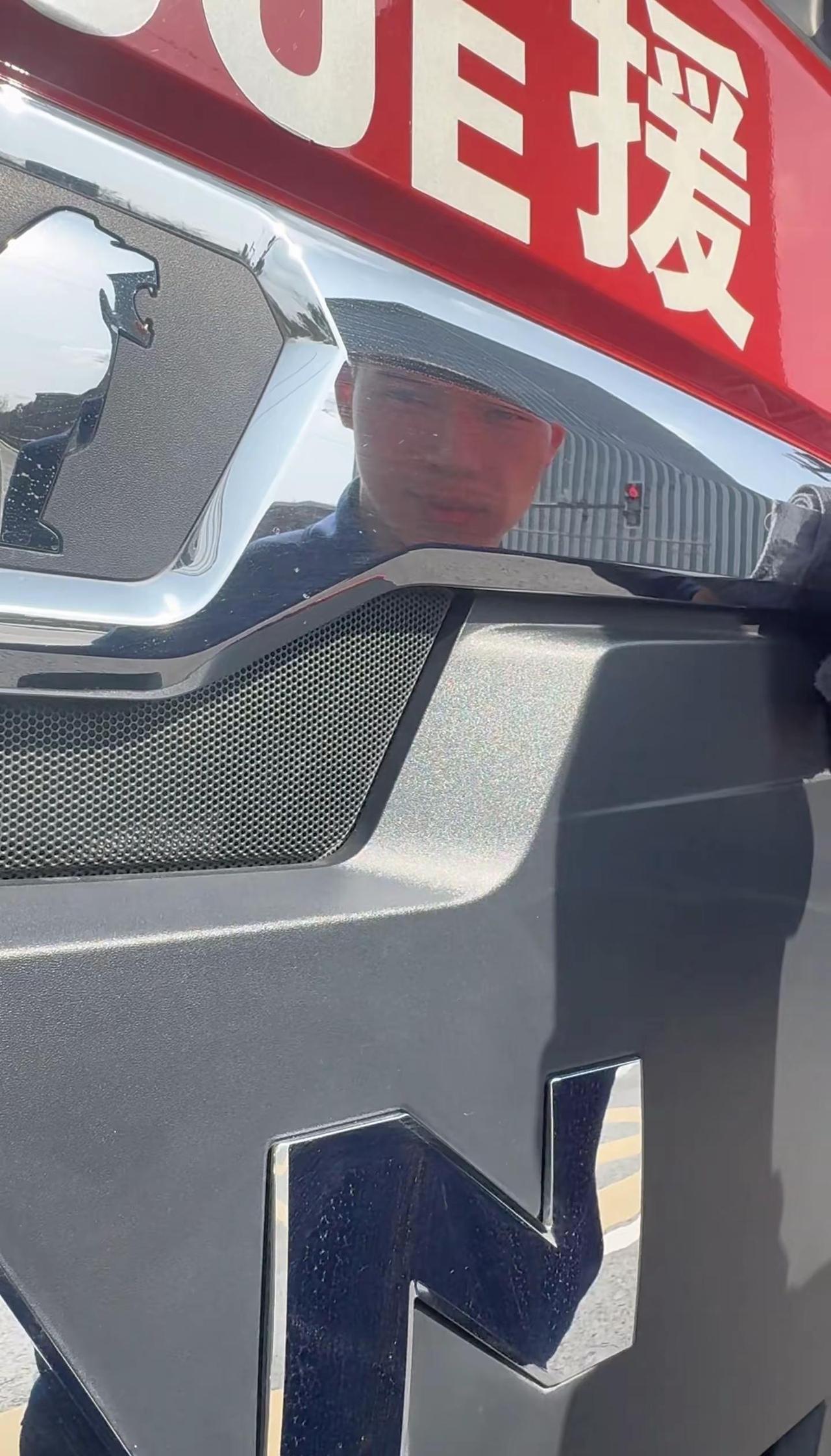 当全网都在拍神图的时候， 我独爱拍蓝朋友平凡又滚烫的身影我独爱平凡的照片 消防员