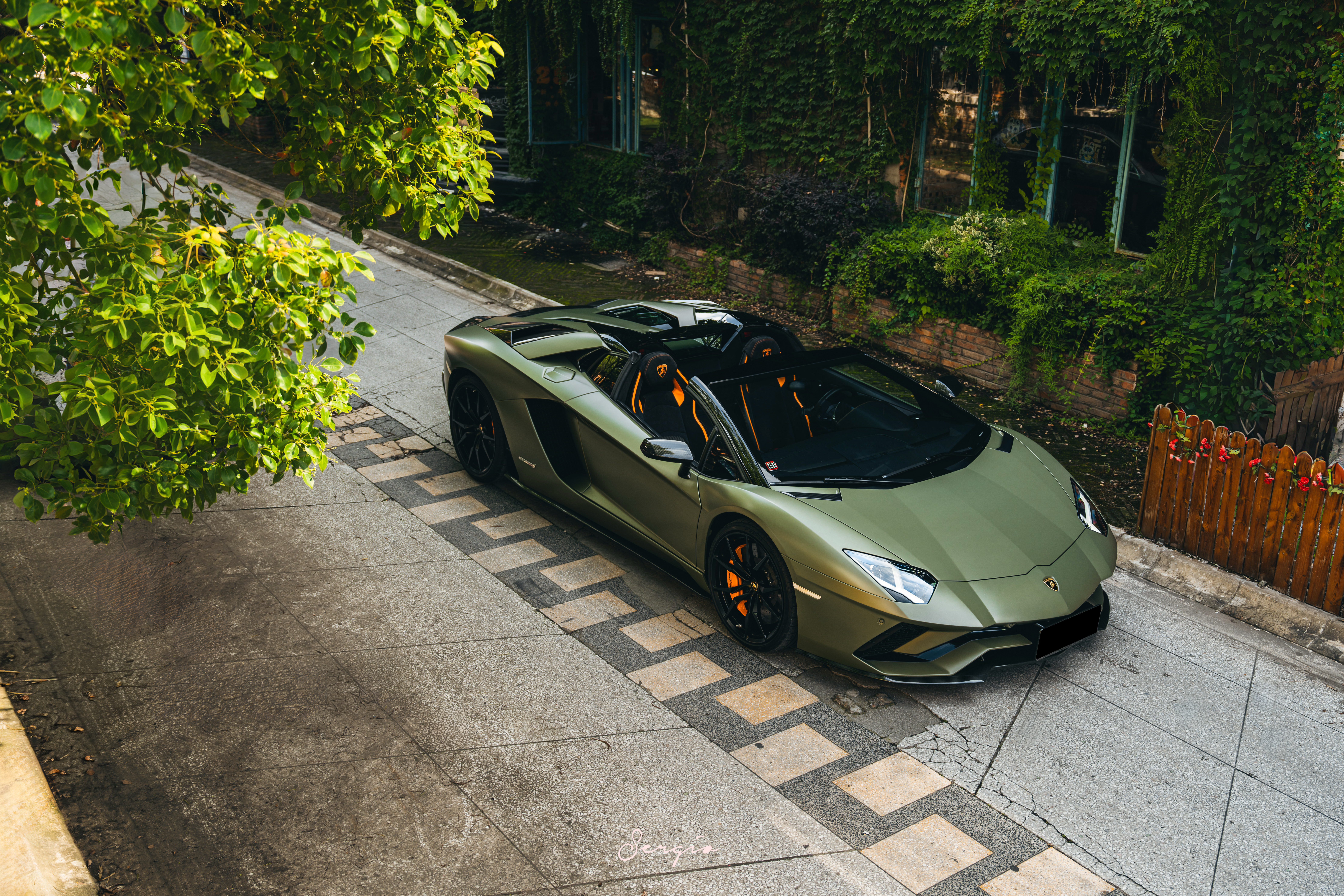 Sergio的摄影库  Lamborghini Aventador S Road