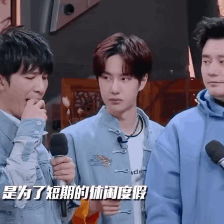 奶萌奶萌的啵宝,真的可耐爆了，眼巴巴的盯着大老师手里的蛋糕，追着食物看的小眼神太