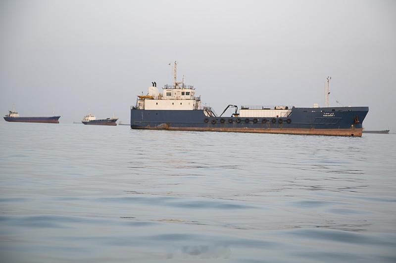 【伊朗谋求霍尔木兹海峡安全通行方案】总台记者26日获悉，伊朗外长阿拉格齐在结束对