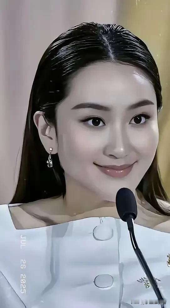 普坦现在心里透亮。
他怎么也不会料到，
刚拒绝完中美调解，柬埔寨转头就把这事闹上