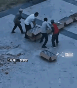 “太贪婪了”！山东东营，一户人家办喜事，十几个大型烟花排成一排同时燃放，两名同村