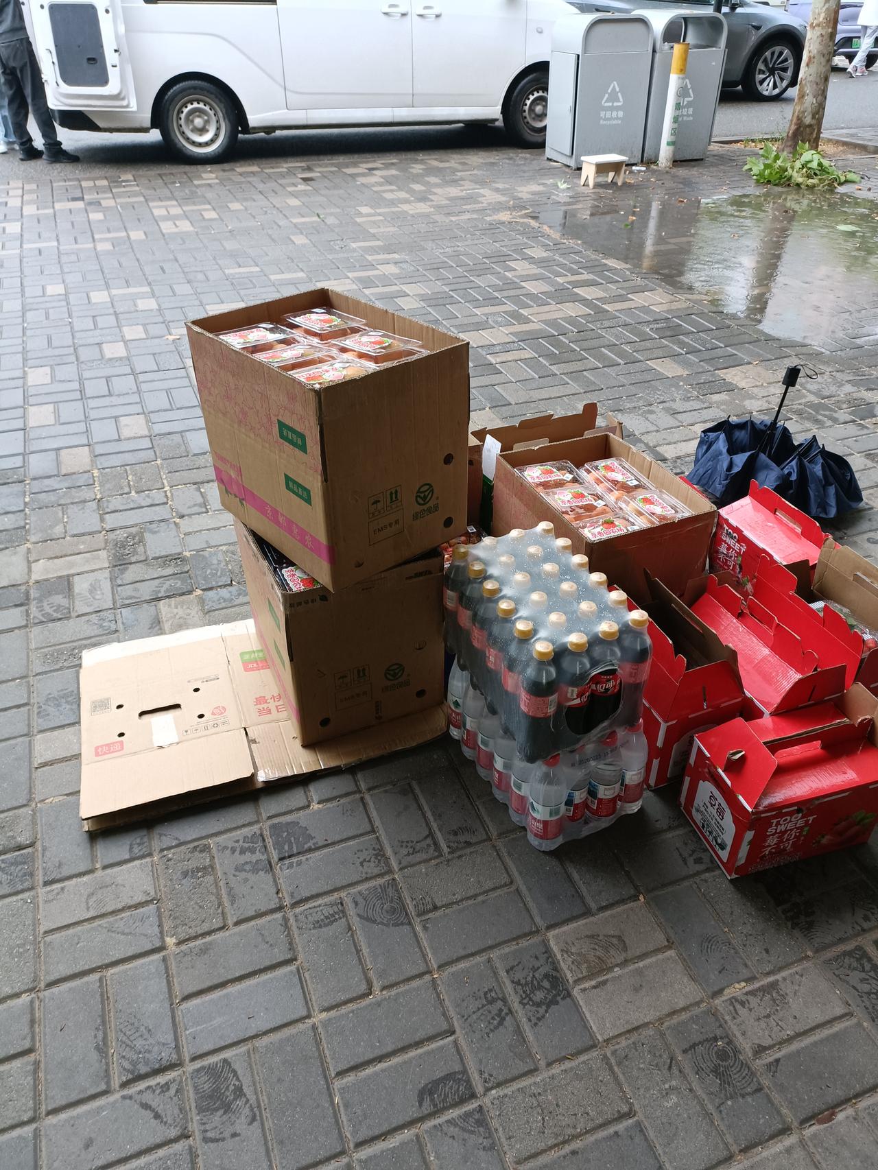 记录我的2026 2026年这个雨天的周六，我去了公园的有机蔬菜大集。就像徐州的
