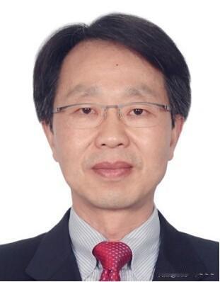 ……7月27日,高级编辑“王茂亮”被查，于是看了一下他的工作简历和履历。
 他1