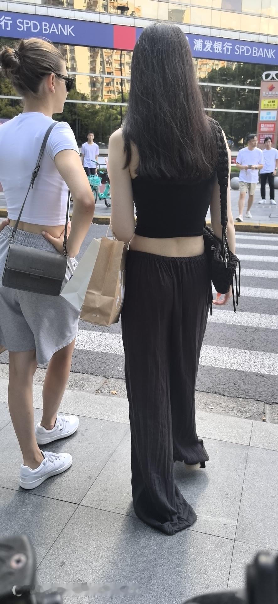 每日穿搭 ​​​