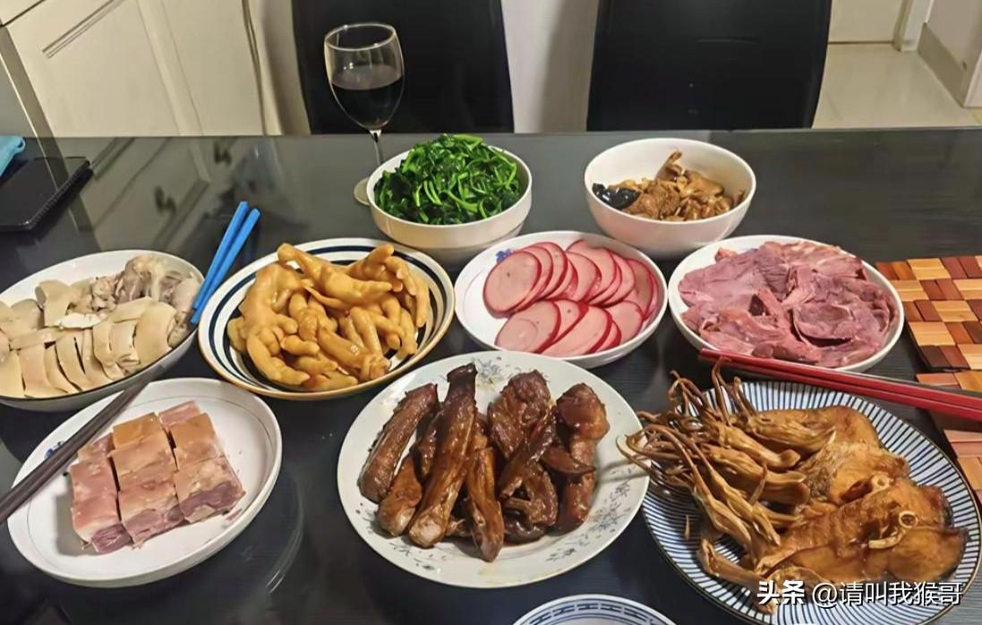 去亲戚家吃饭，搞了满满一桌子菜，但感觉就是没什么胃口