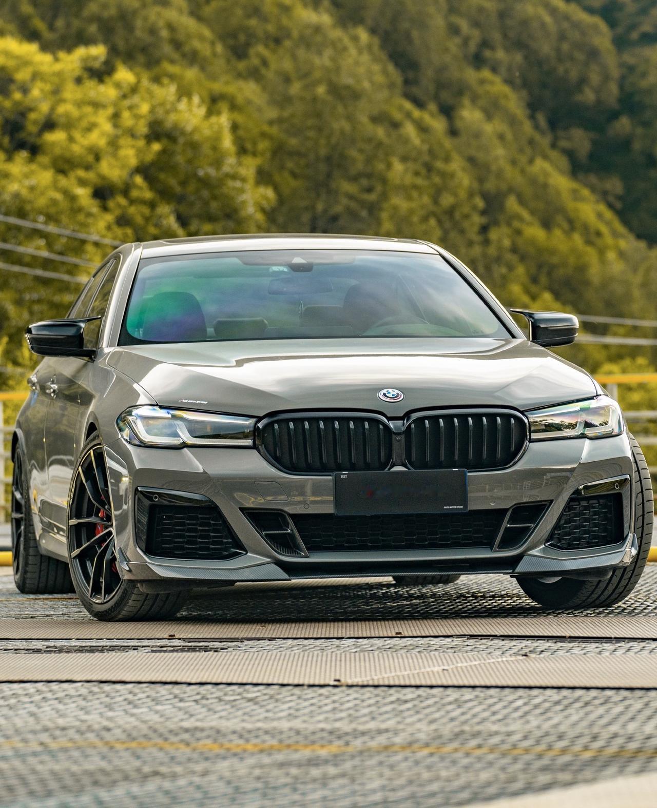 有了雷肯茨博加持，再配合B58发动机，这台5系绝对是最帅的BMW了！
雷肯茨博 