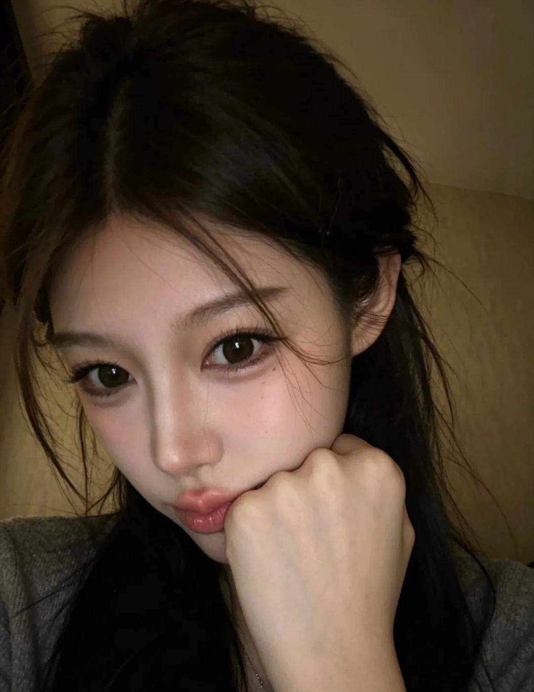 祝你的🍂无事发生 只是站在一棵秋天的树下
祝我们都好在秋天
