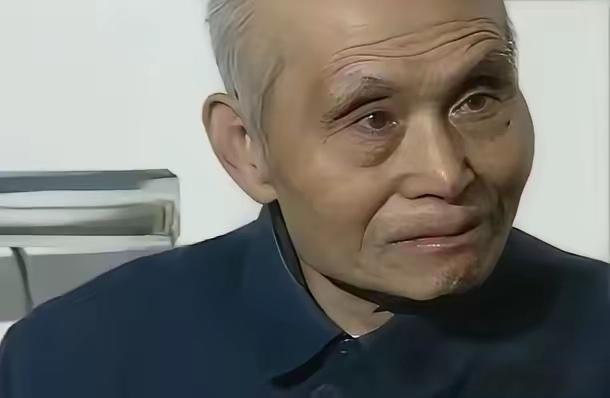 20世纪80年代，邱行湘到台湾探亲，几位老部下宴请他，开口就说：“老长官，你是来