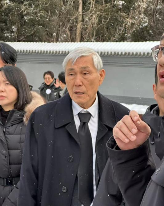 🌙聂卫平先生惺惺相惜的老对手老朋友，韩国围棋界的传奇九段曹薰铉先生，冒着大雪从