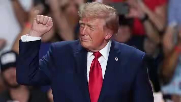 特朗普放狠话：不用他提出的SI就是敌人，强推全美改名

近日，美国总统特朗普再度
