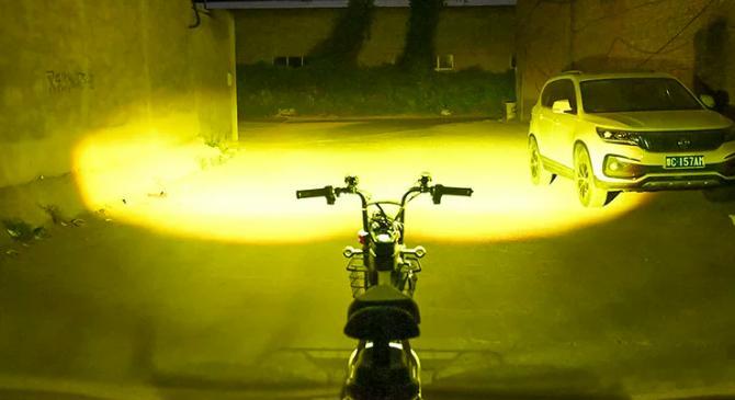 电动车最低20元就能加爆亮远光灯 哎呀青天大老爷啊，终于有人指出电动自行车大灯晃