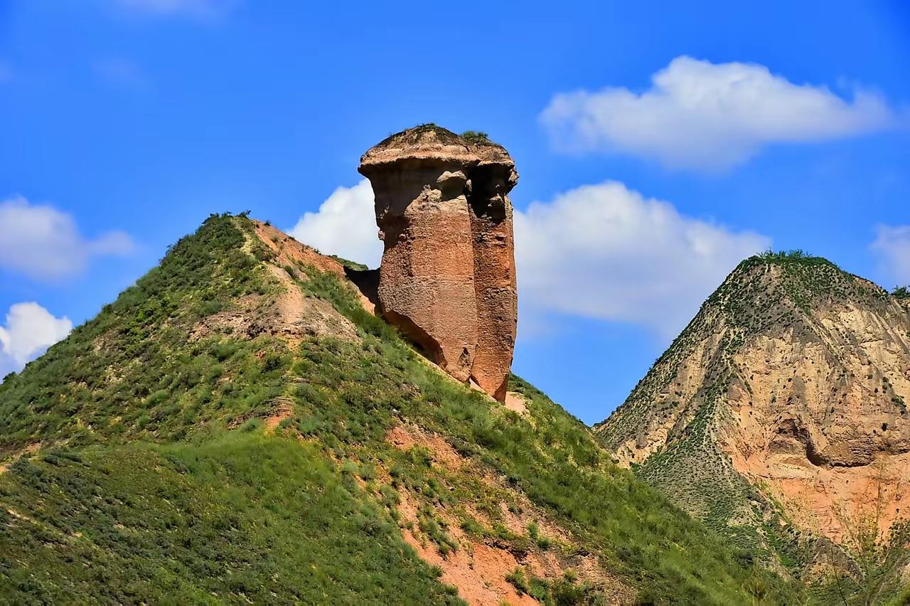 五一长假，畅游祖国大好河山，看到眼前的擎天一柱，深深被大自然的伟力所震撼！
五一